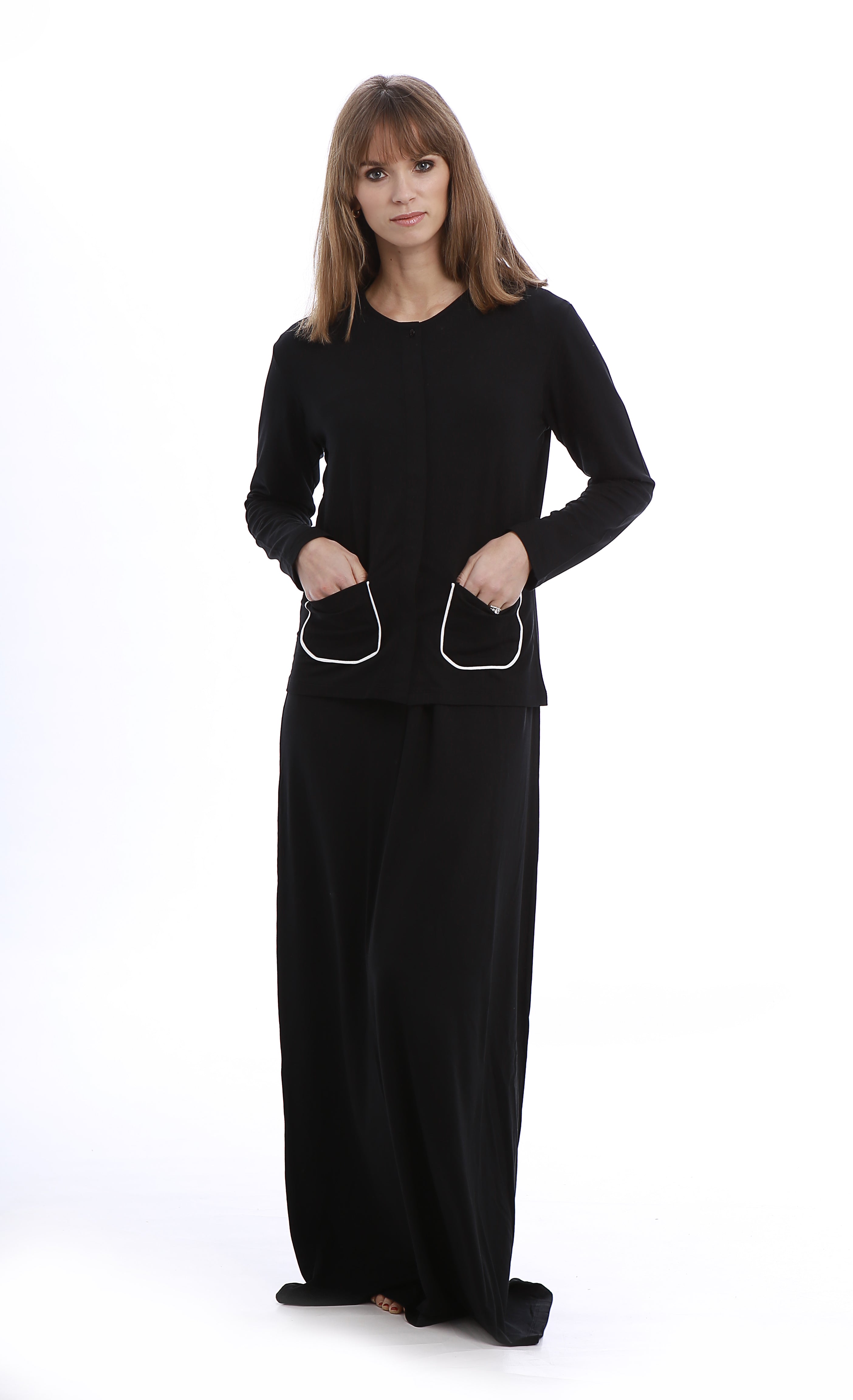 An A-line maxi nightdress that combines the vintage with the contemporary for a stunningly perfect result.
